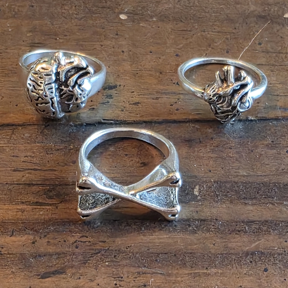 Silvertone Men's Ring Set Crossbones Anatomy Heart Brain Sizes 7.5, 7.75 &‎ 8